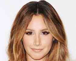 WHO IS ASHLEY TISDALE BIOGRAPHY AGE WORK LOVES CURIOSITIES